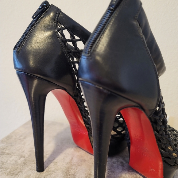 Black Louboutin Caged Strappy Leather Bootie Heels 39 - Picture 8 of 10